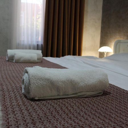 Memory Basket Hotel Koetaisi Buitenkant foto