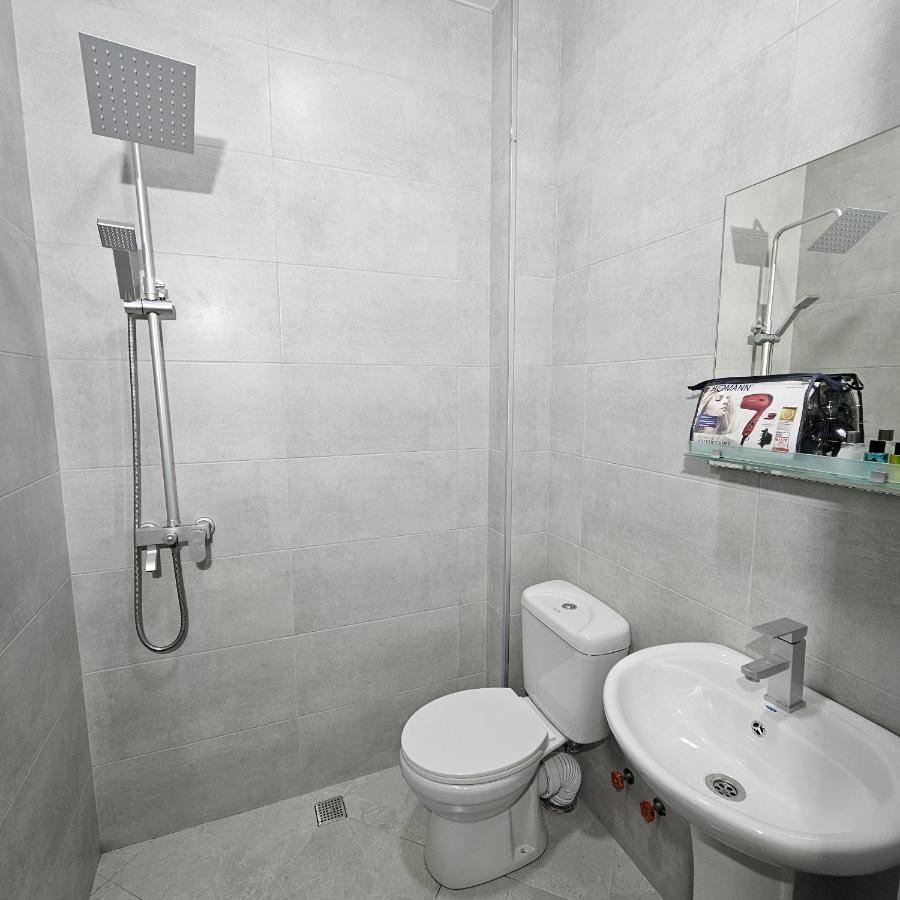 Memory Basket Hotel Koetaisi Buitenkant foto