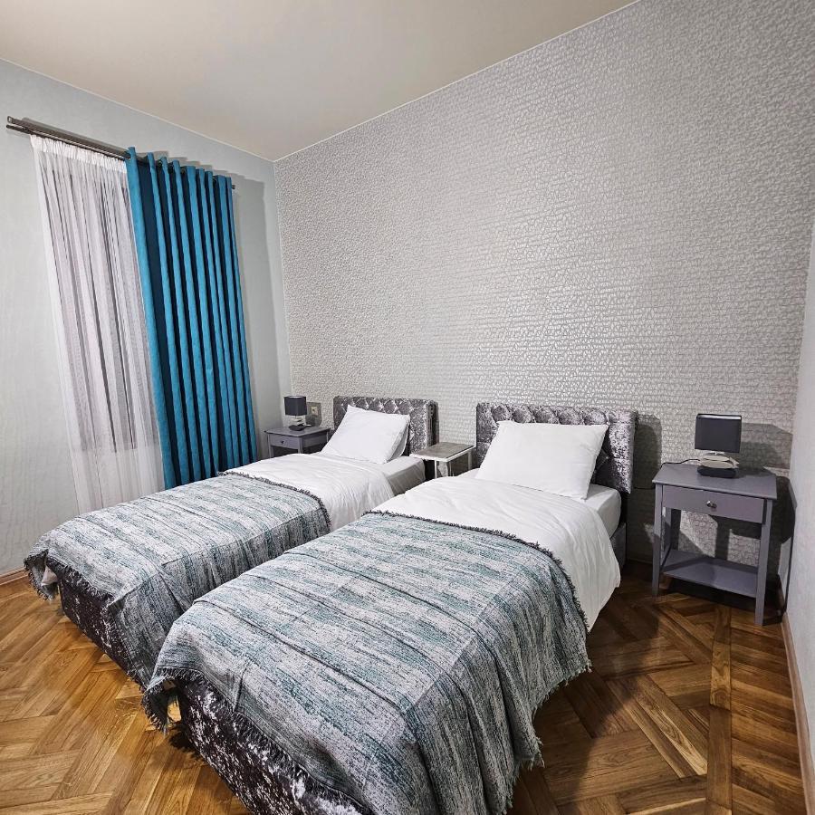 Memory Basket Hotel Koetaisi Buitenkant foto