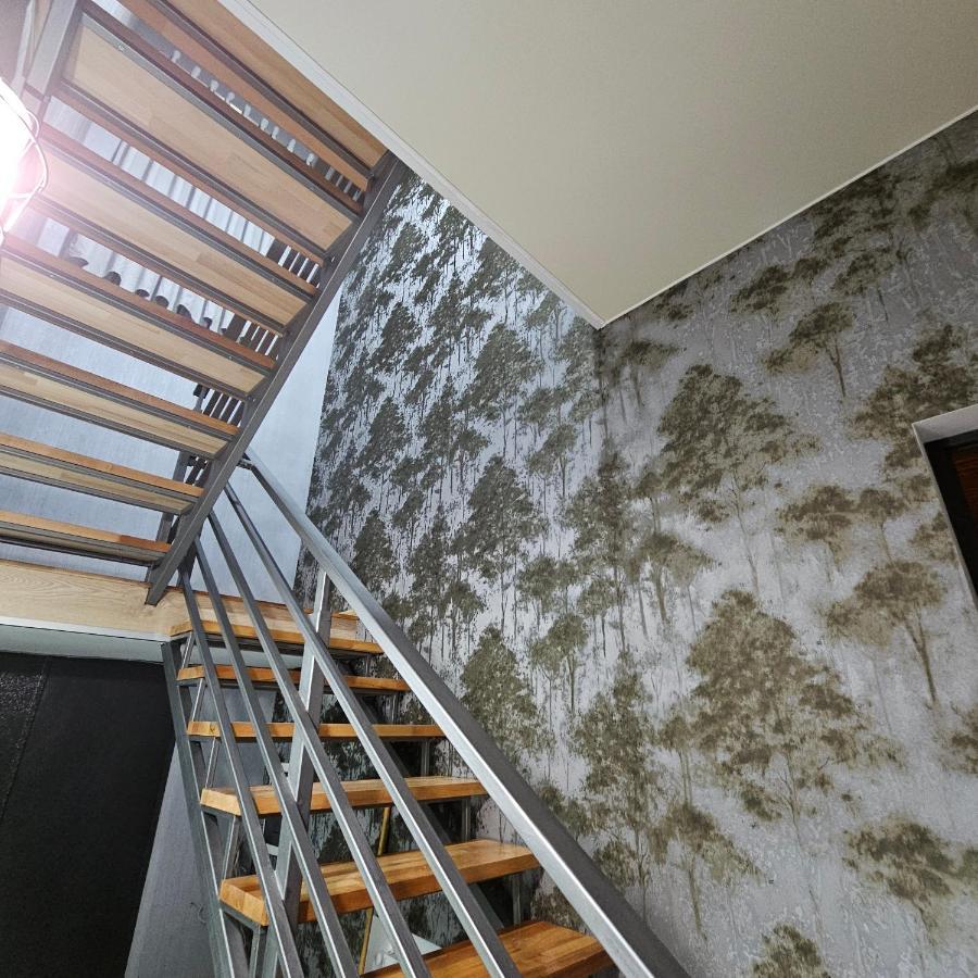 Memory Basket Hotel Koetaisi Buitenkant foto