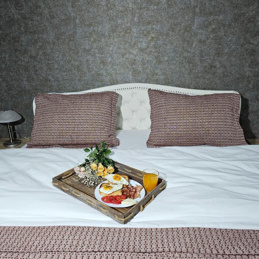Memory Basket Hotel Koetaisi Buitenkant foto