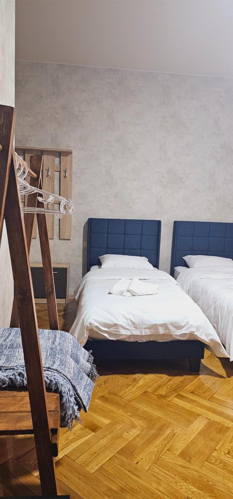 Memory Basket Hotel Koetaisi Buitenkant foto