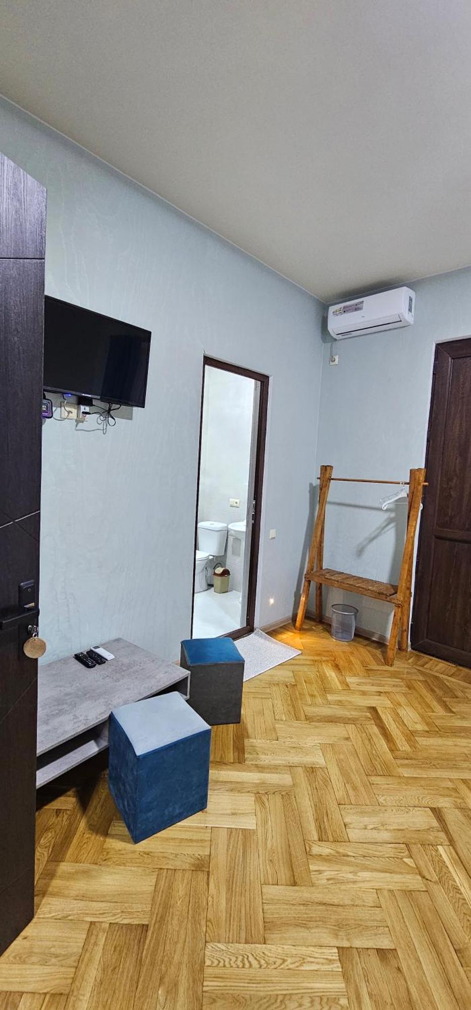Memory Basket Hotel Koetaisi Buitenkant foto