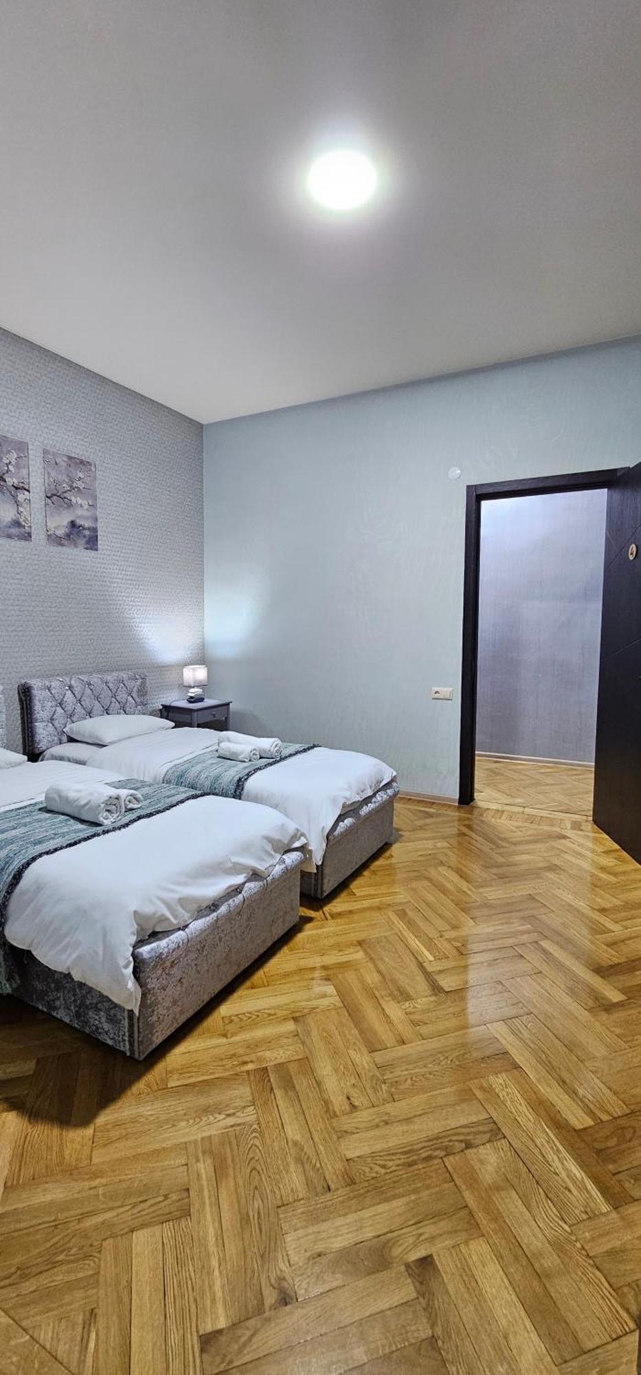 Memory Basket Hotel Koetaisi Buitenkant foto