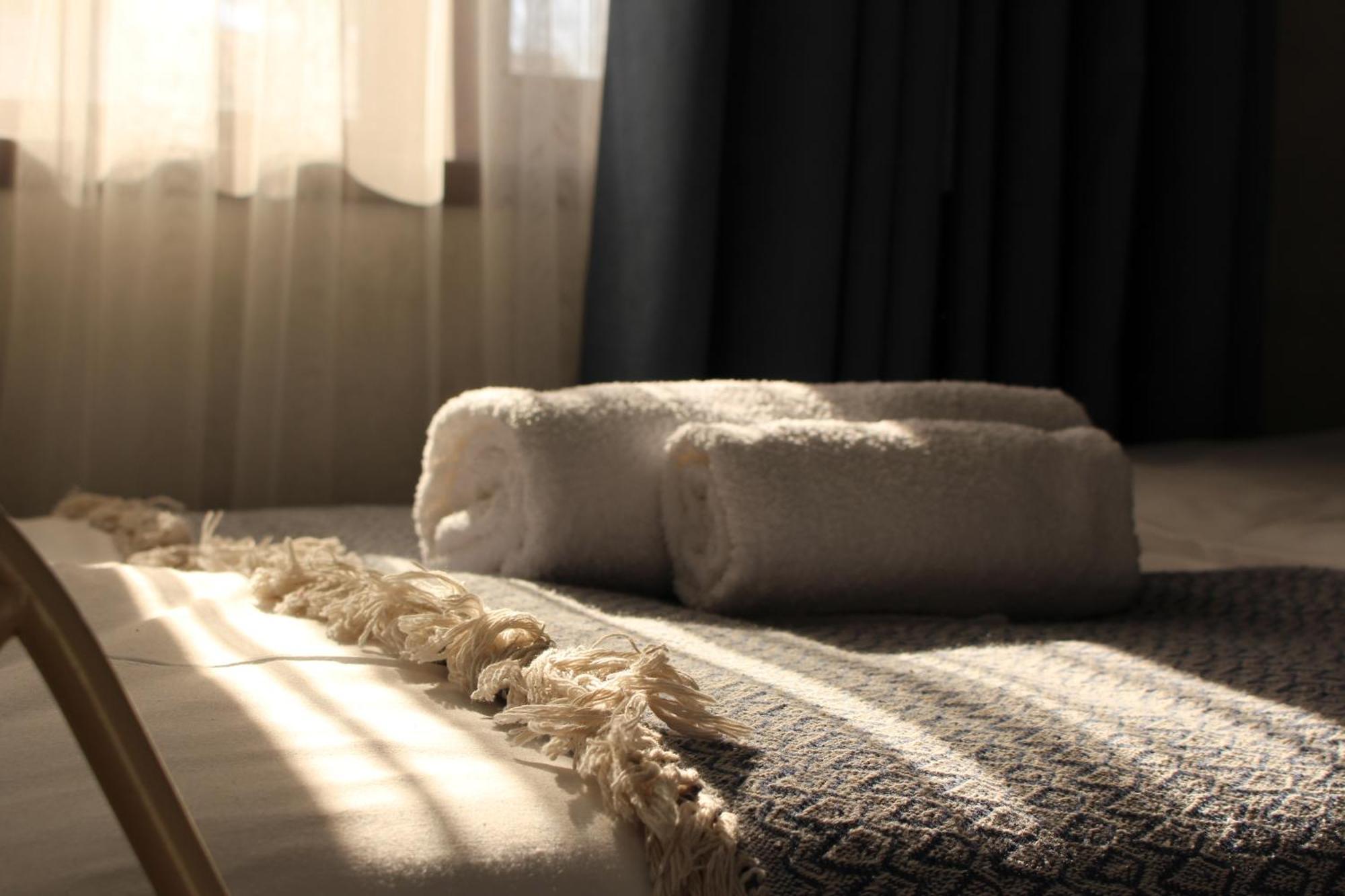 Memory Basket Hotel Koetaisi Buitenkant foto