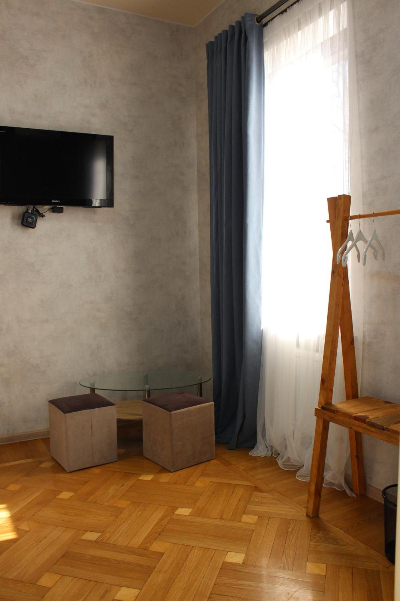 Memory Basket Hotel Koetaisi Buitenkant foto