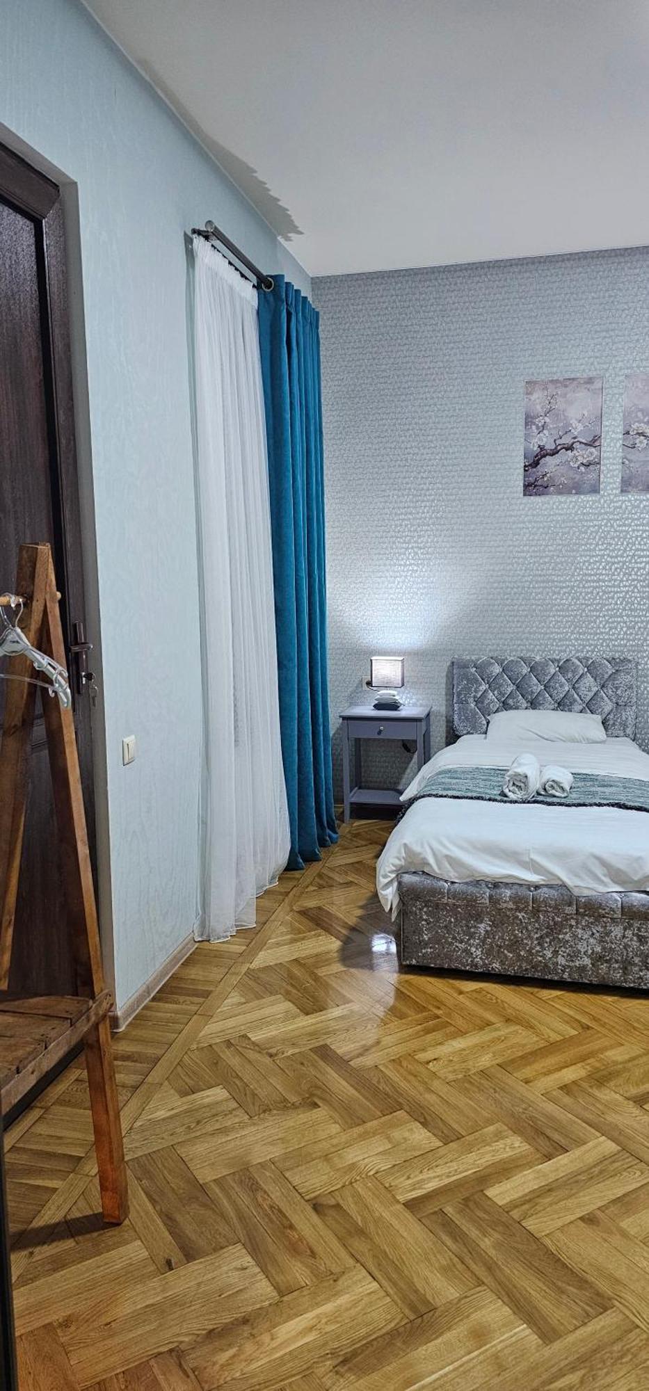 Memory Basket Hotel Koetaisi Buitenkant foto