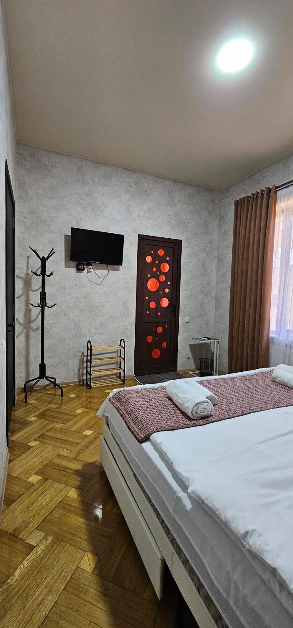 Memory Basket Hotel Koetaisi Buitenkant foto