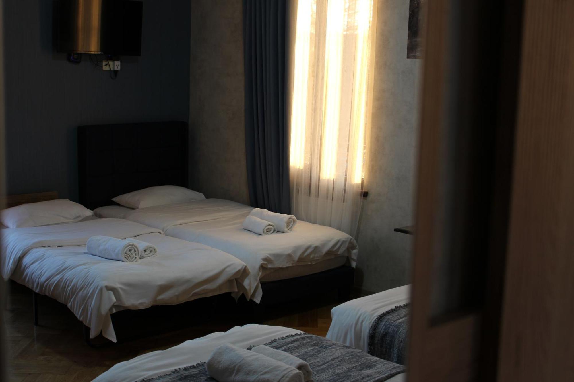 Memory Basket Hotel Koetaisi Buitenkant foto